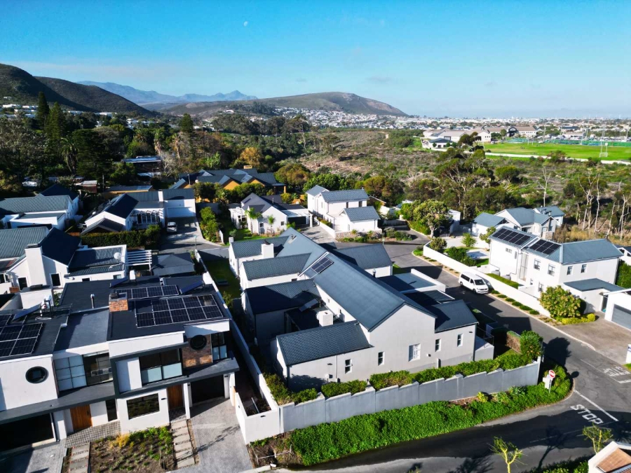 4 Bedroom Property for Sale in Onrus Western Cape